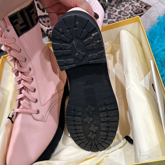 FENDI ROCKOKO LOGO COMBAT BOOT very good condition!! - Picture 10 of 16